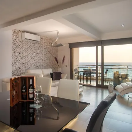 Coastal Mirage Sunset Reverie Luxury Seaview شقة
